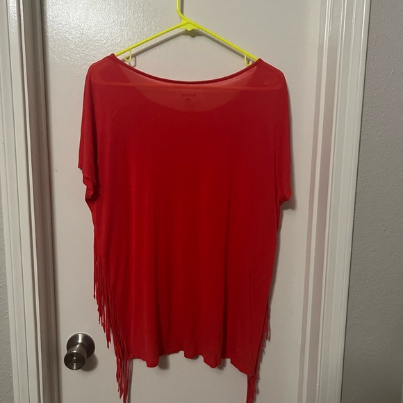 Red Fringe T-shirt - Picture 2 of 2